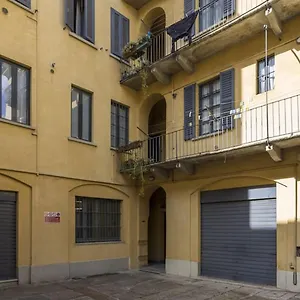 Stunning In The Design District Milano