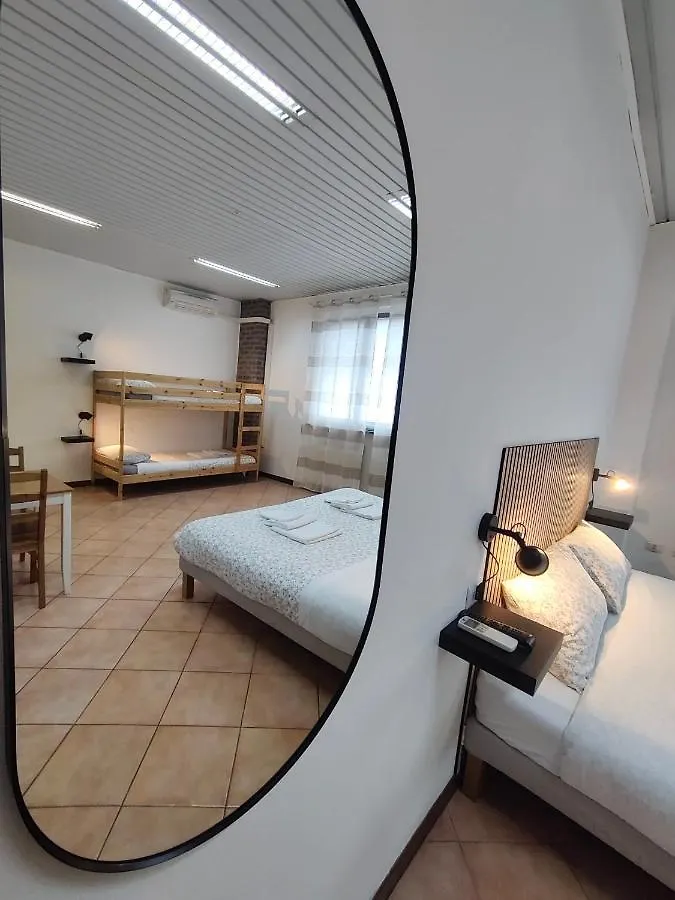 Hostel Cascina Bellaria Milán 0*,  Itálie